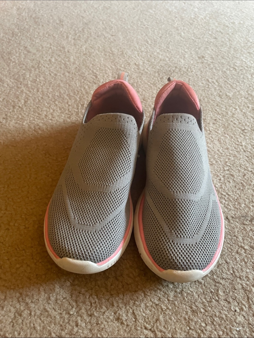 Women's Slip-On Knit STQ Water Athletic Shoes in Light Gray with Pink Trim